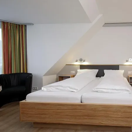 Am Schlosspark Hotel 3*